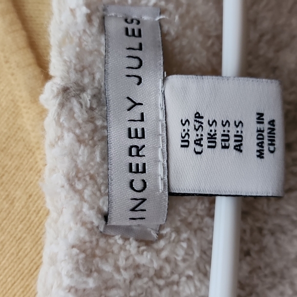 Sweater - Picture 7 of 7